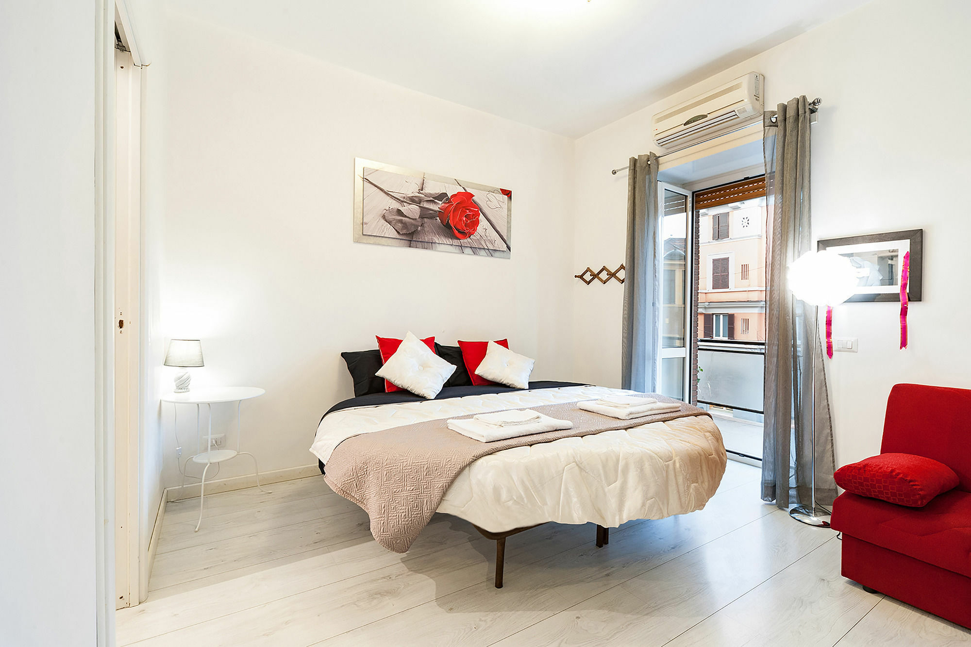 Hosting Flats Guesthouse Rom Exteriör bild